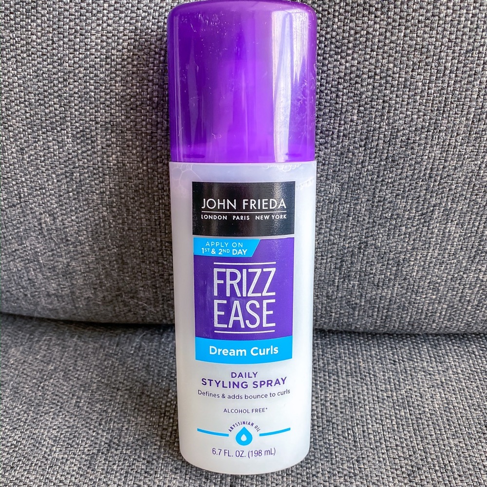 Frizz Ease Curls Daily Styling Spray
